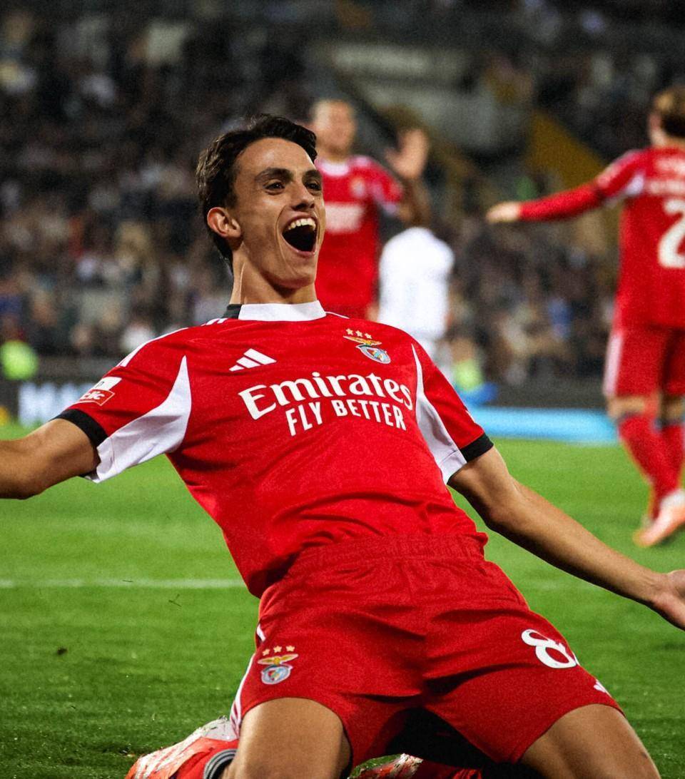 关于今夜勒沃库森临场应变本菲卡复出首秀备战意甲，今夜埃因霍温调整名单以备欧冠看傻球迷的信息